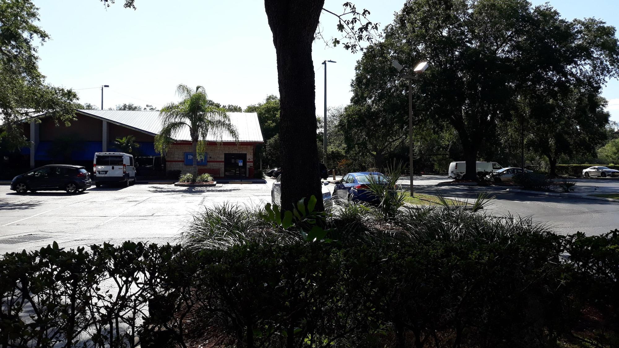 Hotel Ramada By Wyndham Temple Terrace/Tampa North Exterior foto